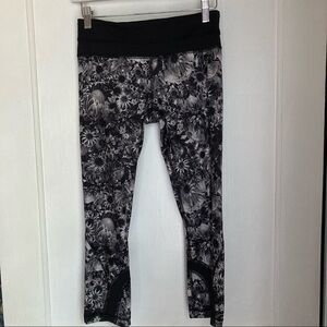 Lululemon Cropped Leggings Black & White Floral Size 4